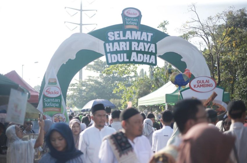 Antusiasme masyarakat memadati area kegiatan “Sasa Santan Gulai Kambing Idul Adha 2026” di Masjid At-Tin TMII Jakarta