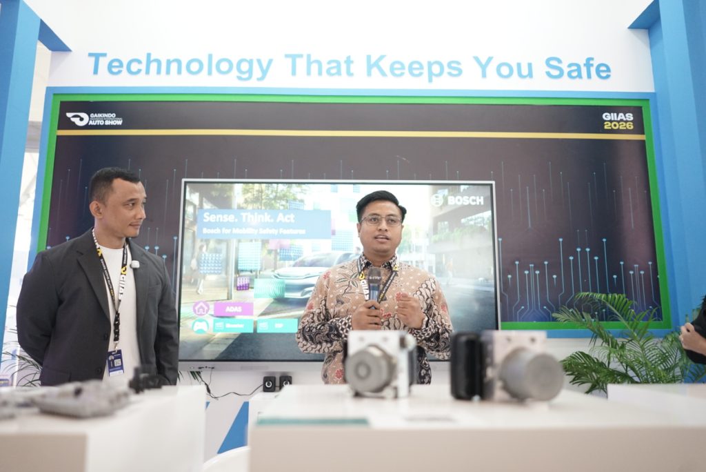 [Ki-Ka] Director of Mobility Solution Bosch Indonesia, Bernard Simanjuntak dan Vice Compartment Future Automotive Technology & Renewable Energy GAIKINDO, Ardhana Wiranata